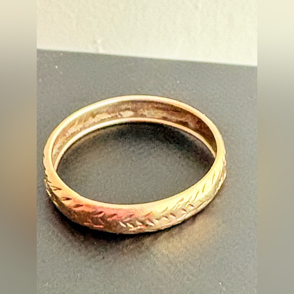 10k Vintage 90’s Yellow Gold Textured Band Ring Size 9 - Picture 7 of 15